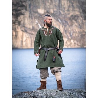 Vikingen Tunika &quot;Snorri&quot; van Groen katoen met borduursel sfeerfoto